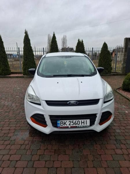 Ford Escape після пригону зі США — вид спереду