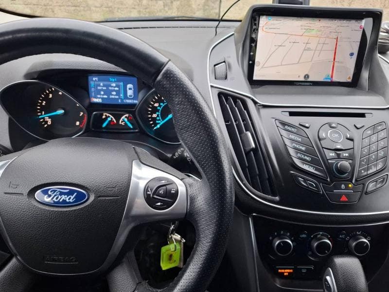 Ford Escape після пригону зі США — салон і деталі