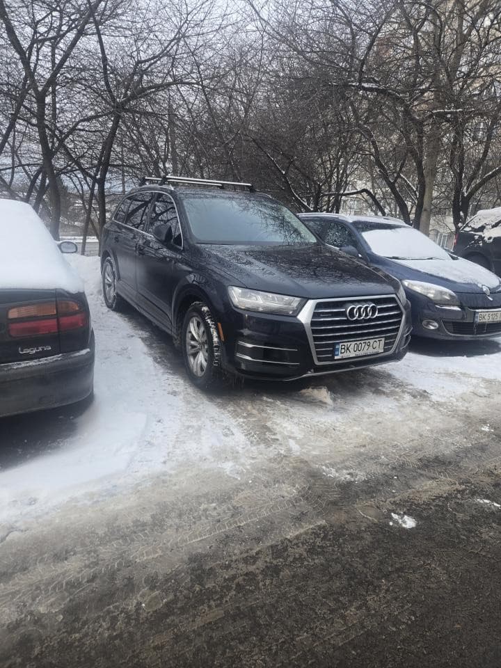Audi Q7, пригнана з США для клієнта USAUTO